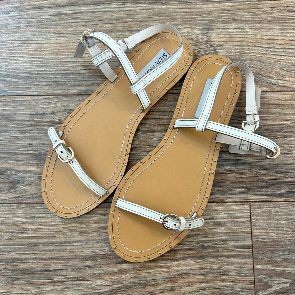 Steve Madden White/Cream Leather Strappy Buckle Flat Sandals size 7